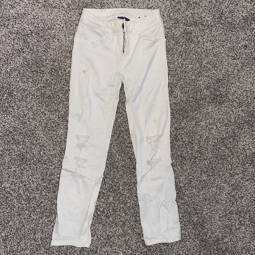 American Eagle white super stretchy skinny jeans